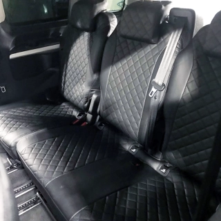 Чехлы на передние сиденья Peugeot из черной экокожи в ромб